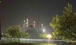 Adana'da Ani Sağanak Yağış Hayatı Olumsuz Etkiledi