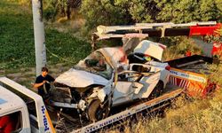 Afyonkarahisar'da Trafik Faciası: 2 Kişi Hayatını Kaybetti, 2 Yaralı