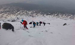 Ağrı Dağı'nın Zirvesinden Doğa İçin Çağrı