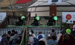 Ahlat'ta Mevlid Kandili'nde Grup Dergah'tan Coşkulu İlahi Konseri