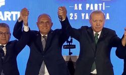 AK Parti’nin 25. yılında dikkat çeken katılım: 3 milletvekiline Erdoğan rozet taktı