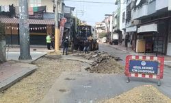 Akdeniz Belediyesi, yolları ve kaldırımları yeniliyor