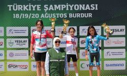Akhisarlı bisikletçiler Türkiye Yol Şampiyonası'nda zafer kazandı