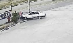 Aksaray'daki trafik kazasında otomobil direği devirdi, sürücü yaralandı