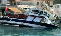 Akyaka'da tur teknesi su alarak devrildi