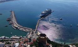 Alanya'ya 1.807 turistle gelen lüks kruvaziyer hareketliliği artırdı