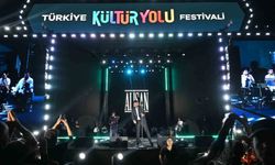 Alişan, Nevşehir'de Kültür Yolu Festivali'nde sahne aldı