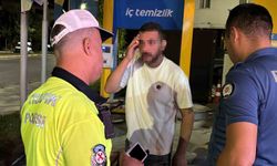 Alkollü sürücü park halindeki araca çarptı, kovalamaca sonrası yakalandı