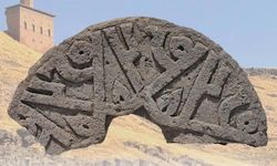Ani Ören Yeri'nde Bulunan Selçuklu Taşı Ahlat'ta Sergilenecek