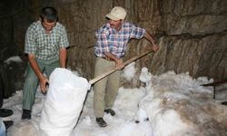 Antalya'da Yörüklerin Geleneksel Yöntemi: Peynirler Kar Obruklarında Saklanıyor