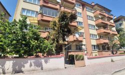 Apartman Çatı Kapısını Hedef Alan Hırsızlık Olayı