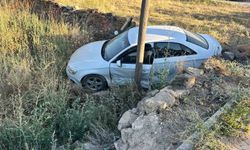 Araziye giren otomobil kazasında 2 yaralı