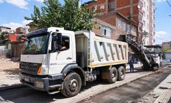 Bağlar'da 5 caddeye sıcak asfalt döşeniyor
