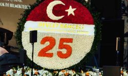 Bahçeli, AK Parti'nin 25. Yıl Dönümüne Özel Çelenk Gönderdi