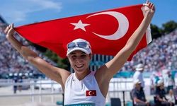 Bakan Bak, Avrupa Şampiyonu İlke Özyüksel Mihrioğlu'nu kutladı