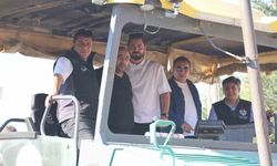 Başkan Durgut, asfalt makinesine geçerek ilk serimi yaptı