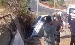 Batman'da Çarpışan Araçlardan Biri Çukura Düştü