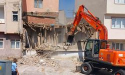 Bayburt'ta metruk yapılar ortadan kaldırılıyor