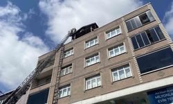 Bayrampaşa'da 4 katlı binanın çatısında yangın paniği