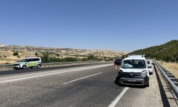 Besni'de Ticari Araç ile Otomobil Çarpıştı: 5 Yaralı