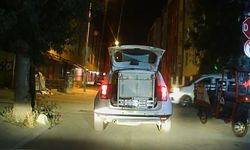 Beyaz eşyayı ip ile bağlayarak taşıdı