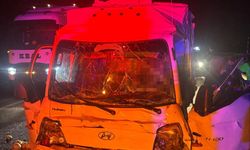 Bilecik'te otobüs ve kamyonet çarpıştı: 1 can kaybı