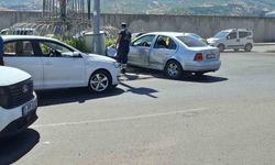 Bingöl'de otomobiller çarpıştı: 1 kişi yaralandı