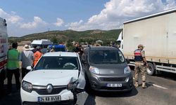 Bingöl'de Trafik Kazası: İki Araç Çarpıştı, İki Yaralı