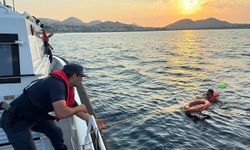 Bodrum açıklarında Yunan adalarına yüzerek geçmeye çalışan göçmen yakalandı