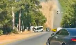 Bodrum'da su hattı patladı, araç camı taşlarla kırıldı