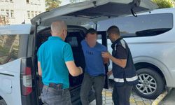 Boşanma sürecindeki kadına bıçakla saldırdı