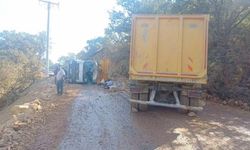 Bozüyük'te hafriyat kamyonları çarpıştı; 2 kişi yaralı