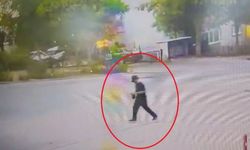 Bursa'da Şapkalı Hırsız, 'Örümcek Adam' Gibi Tırmanarak Soydu