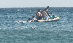 Büyükçekmece'de denizde boğulma tehlikesi yaşayan kadının kurtarılma anı kamerada