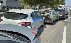 Canik'te Zincirleme Trafik Kazası: 4 Araç Hasar Gördü