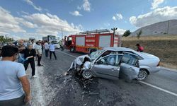 Çorum'da iki otomobil çarpıştı: 7 kişi yaralandı