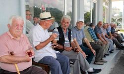 Cuma Namazı Öncesi Beyli Mahallesi'nde Bayram Coşkusu
