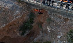 Deniz keyfi korku dolu anlarla sona erdi, kayalıklarda mahsur kalan vatandaş 2 saatte kurtarıldı
