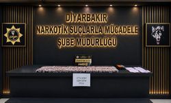 Diyarbakır'da Uyuşturucu Operasyonu: 2 Bin 776 Sentetik Ecza Maddesi Ele Geçirildi