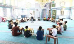 Edremit'te Yaz Kur'an Kursu Öğrencilerine Bağımlılıkla Mücadele Semineri Düzenlendi