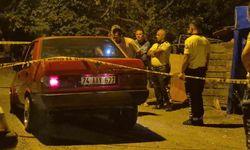 Ehliyetsiz sürücü, polisten kaçarken akrabasına çarptı: 2 yaralı
