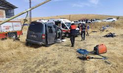 Elazığ'da hafif ticari araç tarla ile buluştu: 5 yaralı