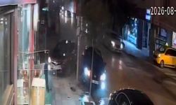 Elazığ'da otomobiller çarpıştı: Kaza anı güvenlik kamerasında