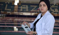 Elazığ'da tek kimyager olan Derya Çambay, havuz güvenliğini sağlıyor