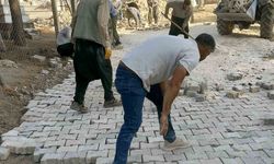 Emirhaydar Mahallesi Mezarlığına İmece Usulü Parke Taşı Döşendi