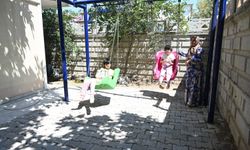 Engelli Kardeşler İçin Bahçede Oyun Alanı: Isparta'da Salıncak Kuruldu