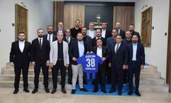 Erciyes 38 FK'dan Vali Çiçek'e özel ziyaret
