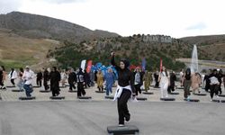 Erzincanlı kadınlar Ergan Dağı'nda sporla buluştu