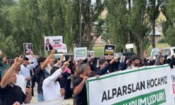 Erzurum'da Kuytul Destekçileri Cezaevi Önünde Toplandı