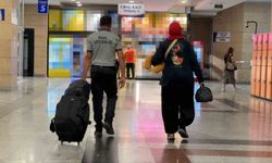 Eskişehir Tren Garı'nda Ayağı Sıkışan Yolcu İtfaiye Ekiplerince Kurtarıldı